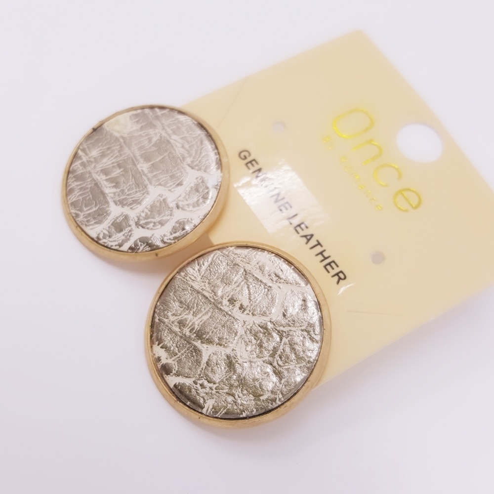 Genuine Leather Stud Earrings - Picture 4 of 7